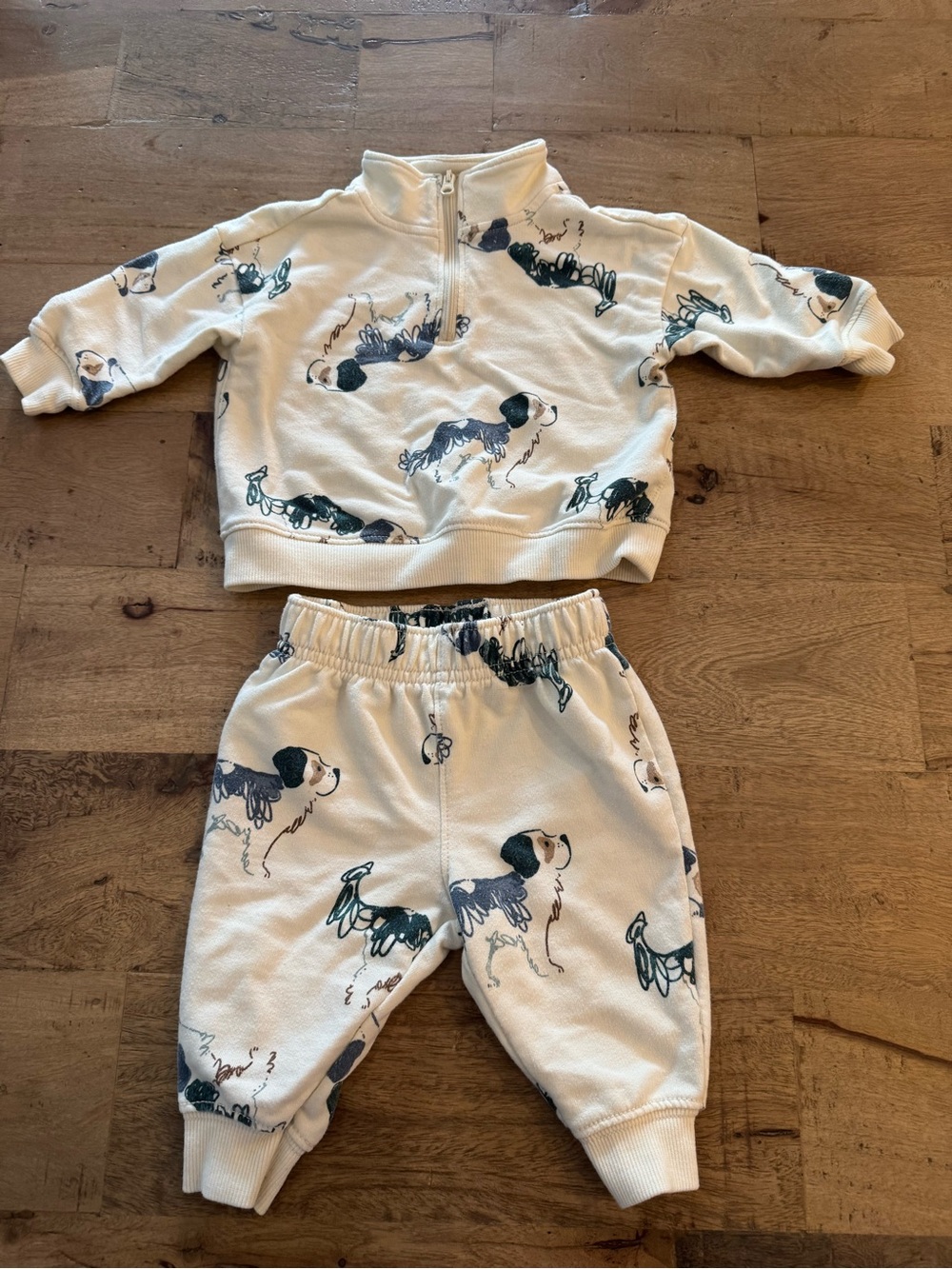 Carter's Cream Two-Piece Sweatshirt & Jogger Set with Blue Dog Print size 6 m